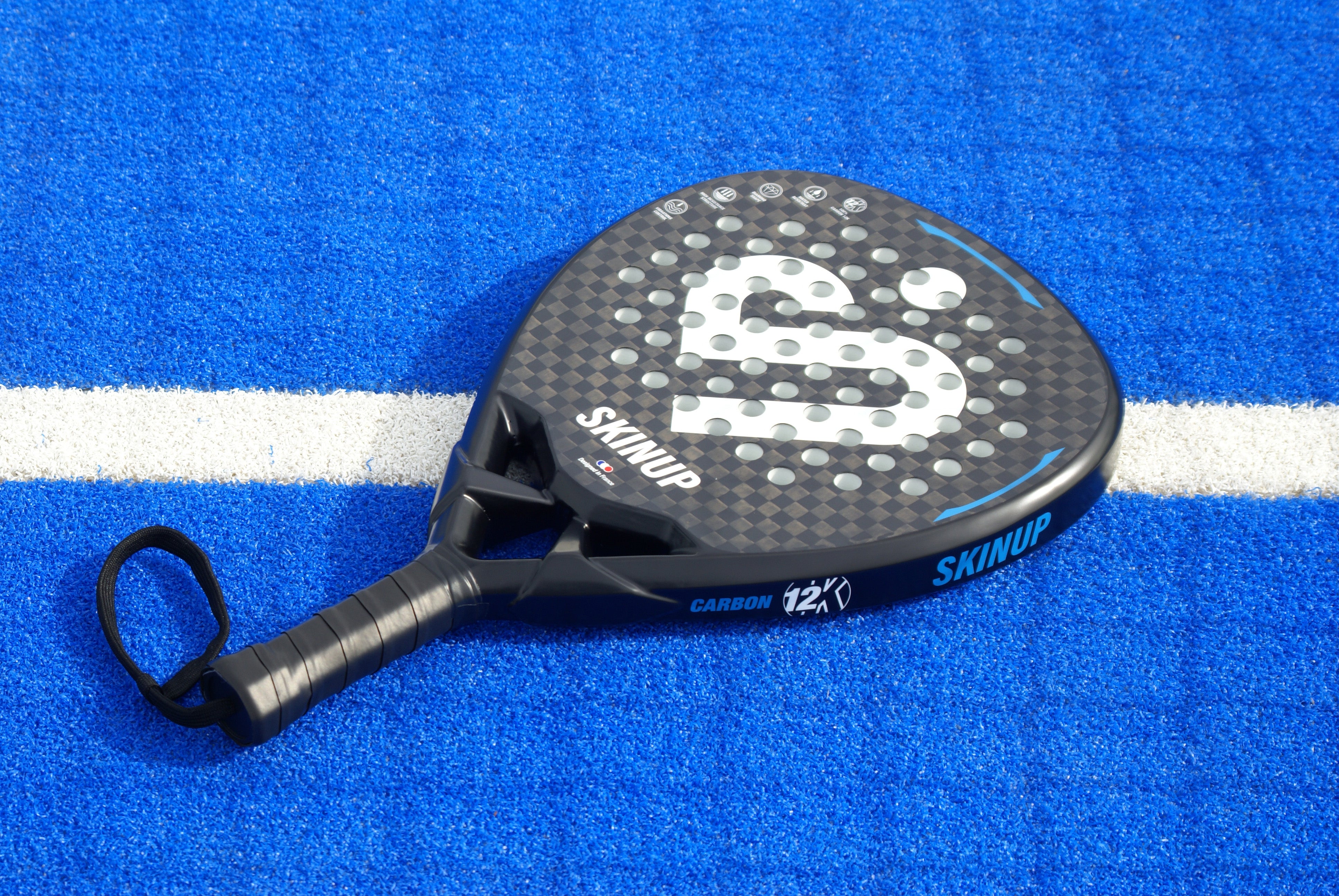 <p> <strong>Padel</strong> racket</p>